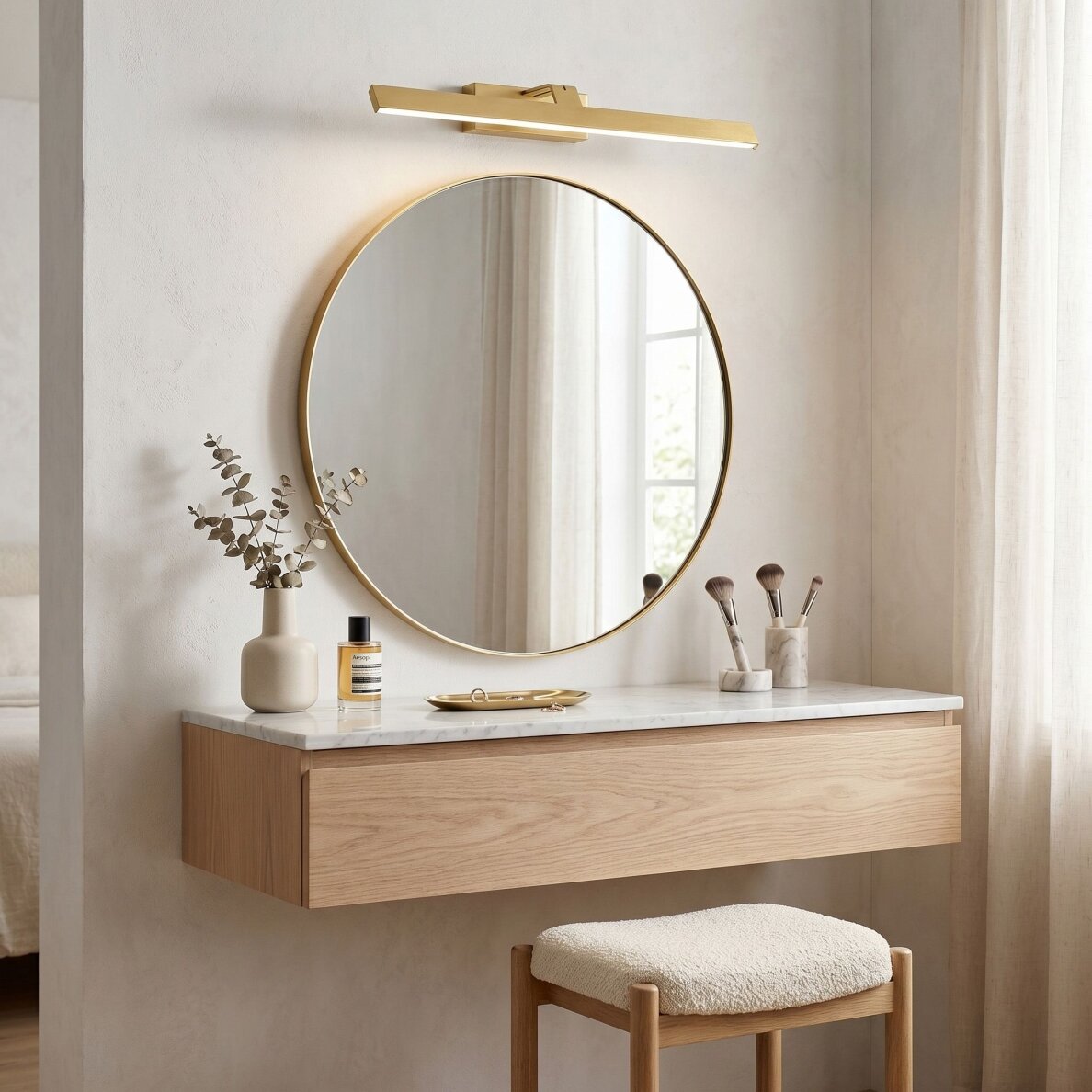 Vonios sieninis LED šviestuvas SWE008-1W 58cm BRUSH GOLD 3 Vonios sieninis LED šviestuvas SWE008-1W 58cm BRUSH GOLD 3