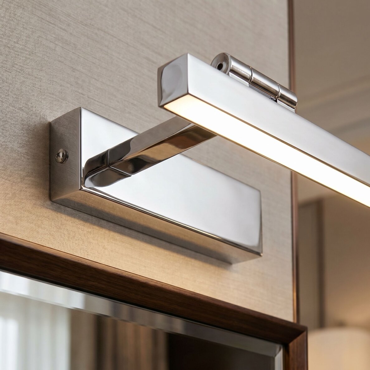 Vonios sieninis LED šviestuvas SWE030-1W 80cm CHROME 4 Vonios sieninis LED šviestuvas SWE030-1W 80cm CHROME 4